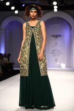 Model walks for Designer Adarsh Gill in Delhi on 27th July 2013 (36).jpg